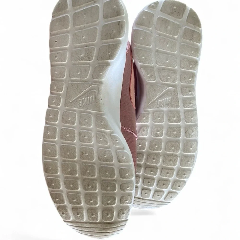 Nike Roshe One Pink Shimmer Women's‎ Trainer Shoes Size 7.5 EUC